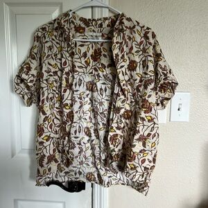 Cute linen button up